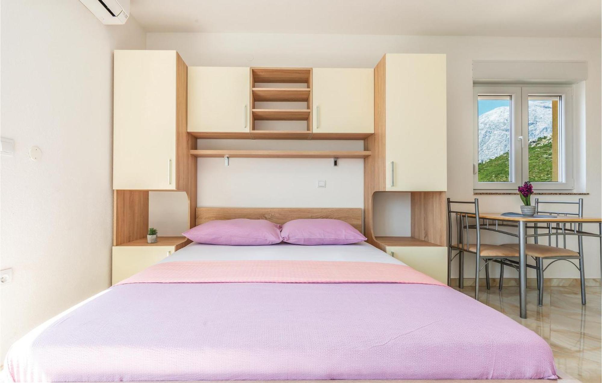 Gorgeous Apartment In Krvavica With Kitchen المظهر الخارجي الصورة